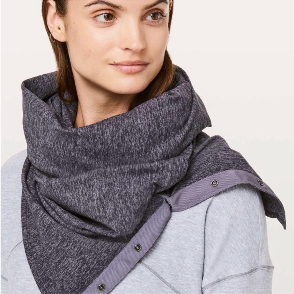 Lululemon Vinyasa Scarf - Picture 2 of 9